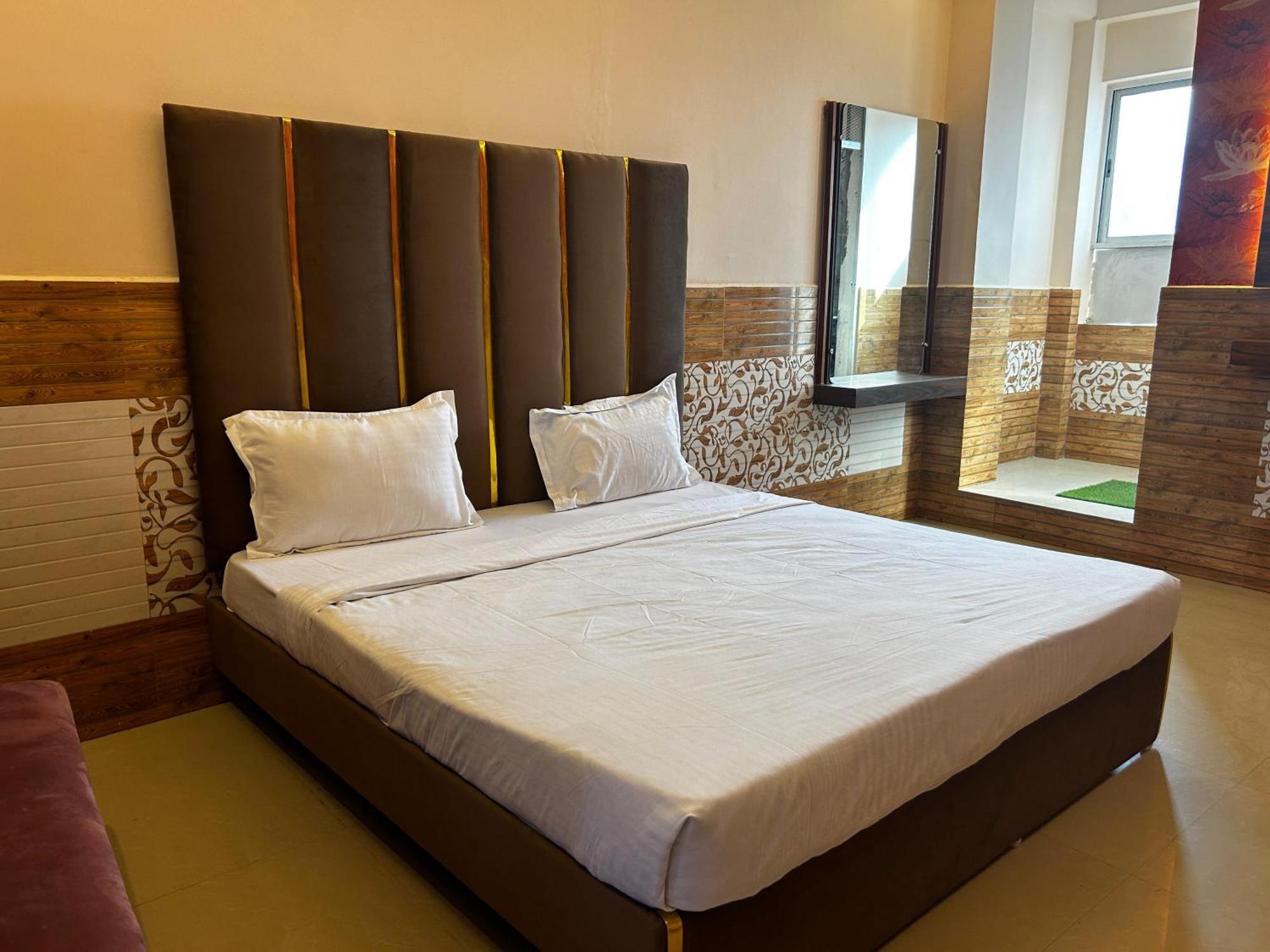 Hotels7Apple Mahoba 外观 照片