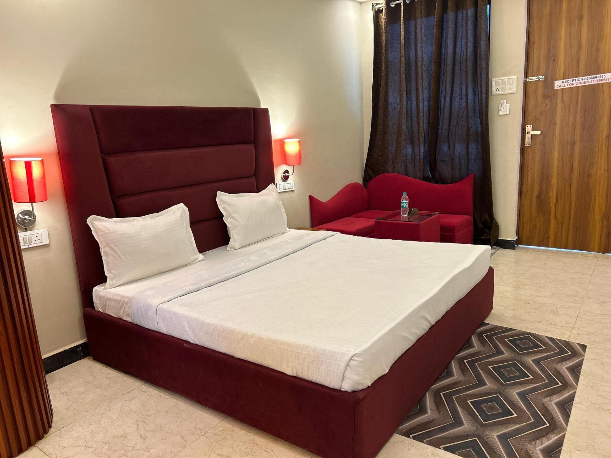 Hotels7Apple Mahoba 外观 照片